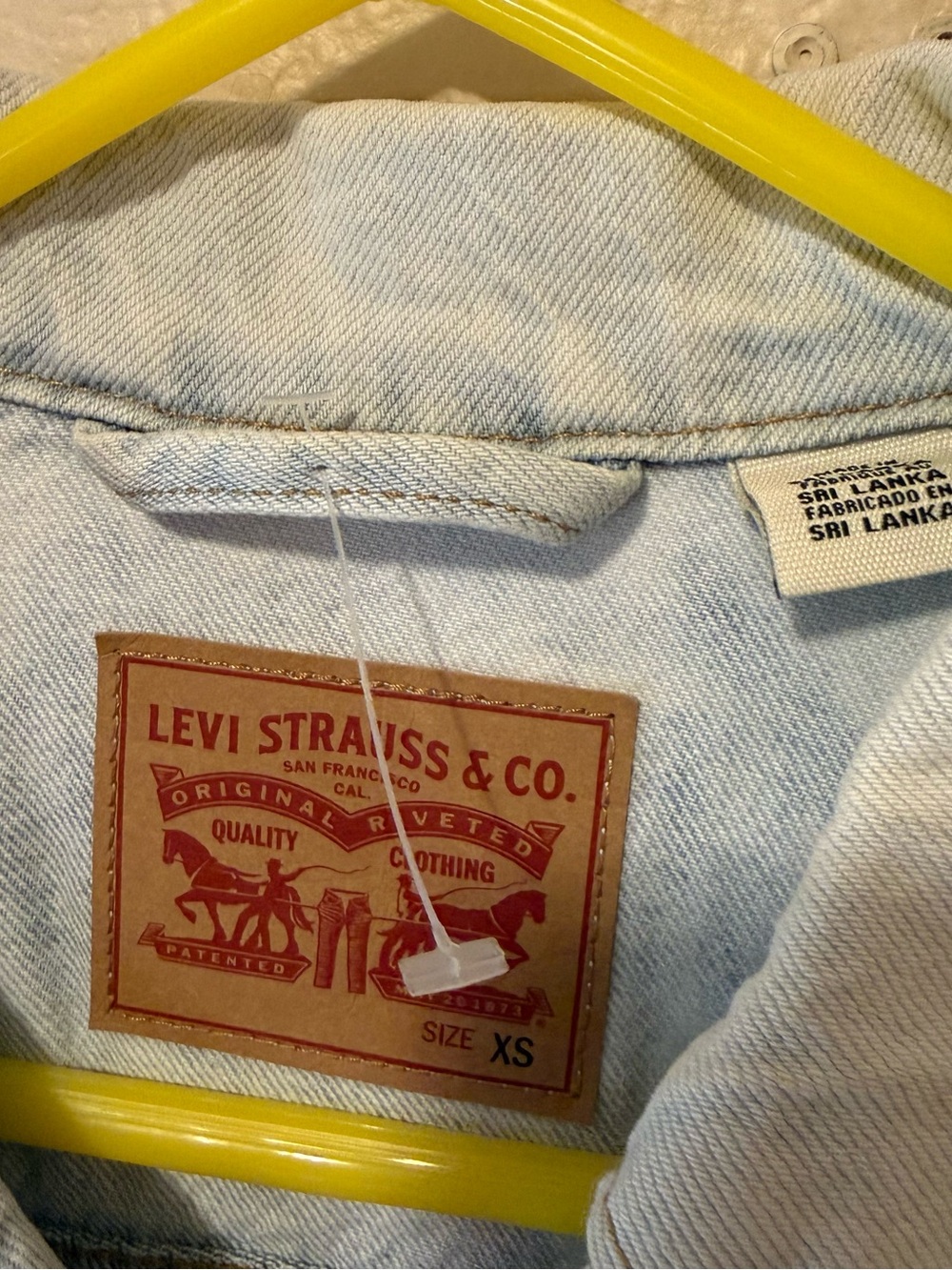 Levi's Light Blue Denim Trucker Jacket - Picture 7 of 7